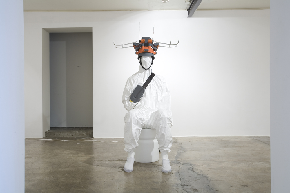 Jackson Hong, Upset, Installation view, ONE AND J.GALLERY, 2006